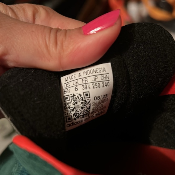 Adidas Green Gazelle Sneakers with Gum Sole - Picture 7 of 7